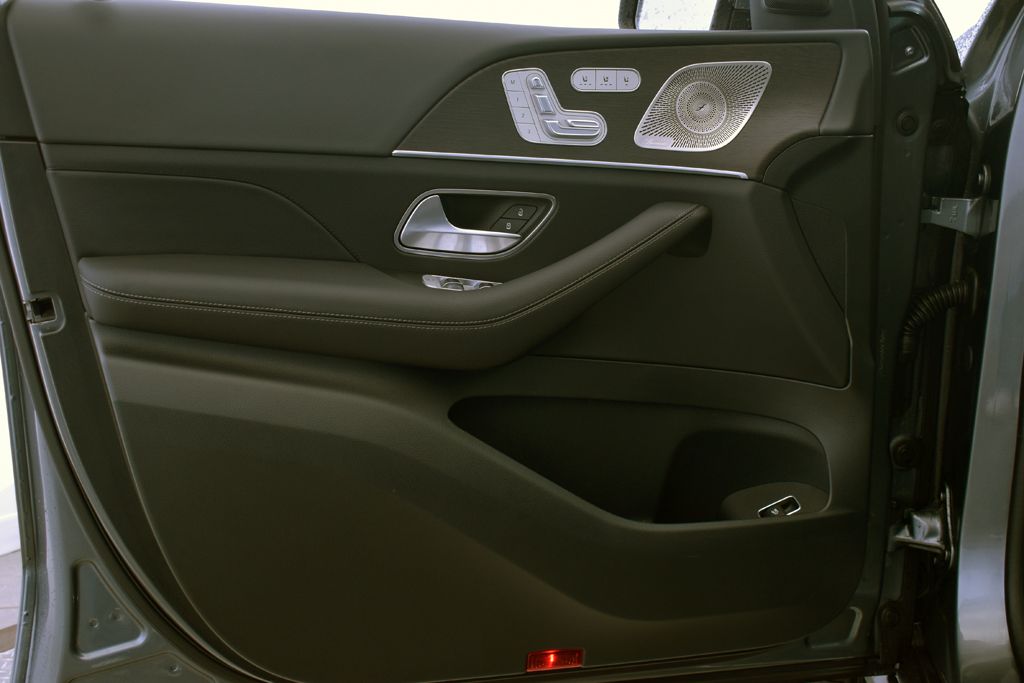 Thumbnail: 2026 Mercedes-Benz GLE - 10