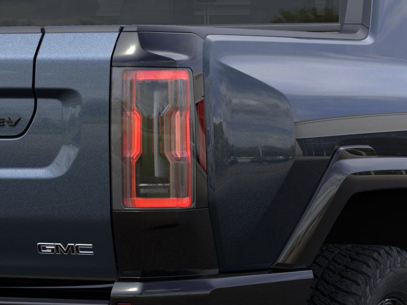 2025 GMC Hummer EV Pickup 2X 11