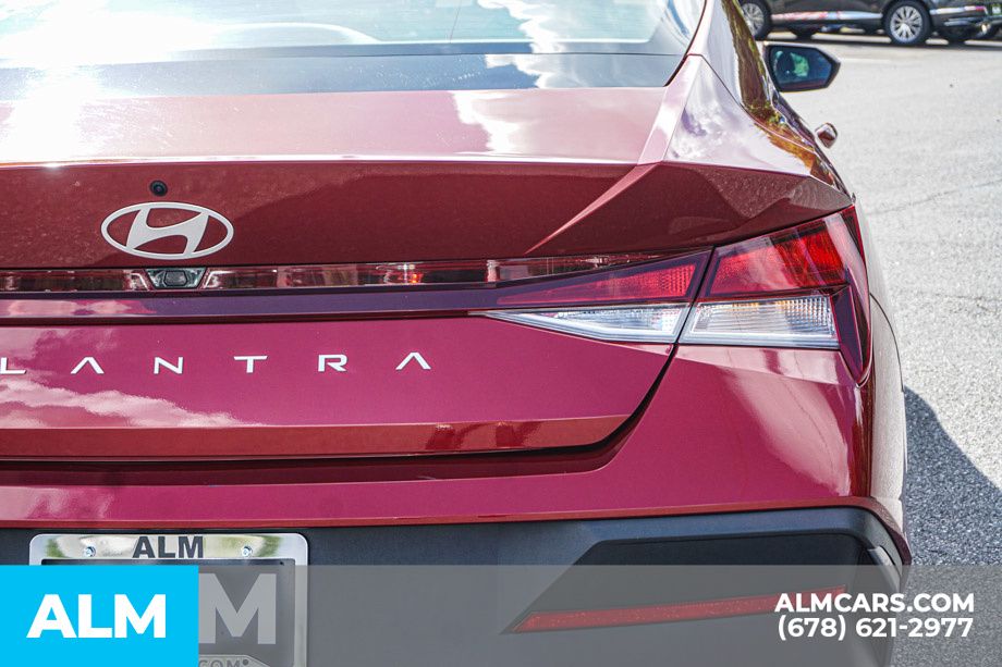 Used 2024 Red Hyundai SEL image 12