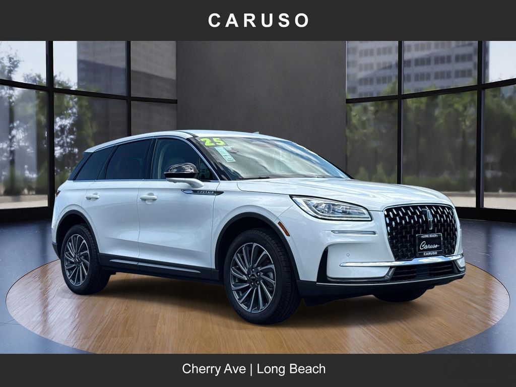 White Metallic 2025 Lincoln Corsair Reserve FWD SUV / Crossover Front-Wheel Drive 8-Speed Automatic