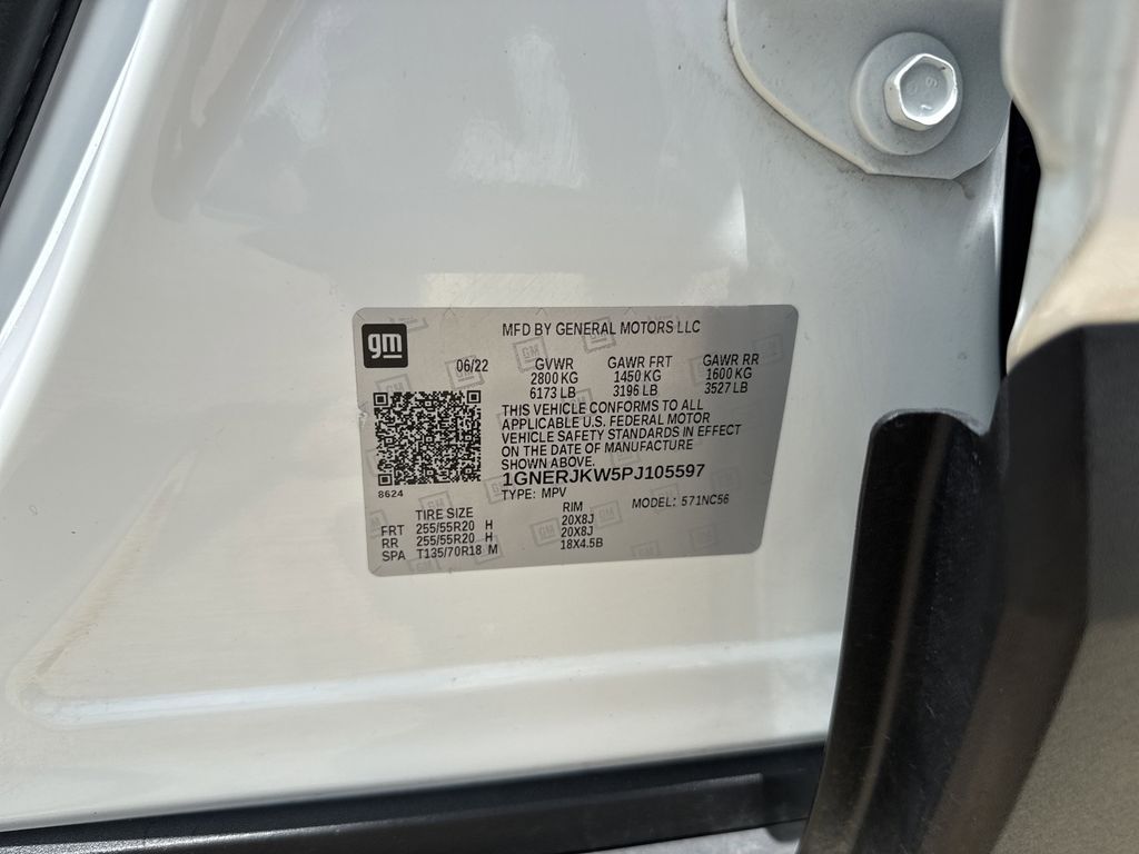 2023 Chevrolet Traverse RS White at Community Kia