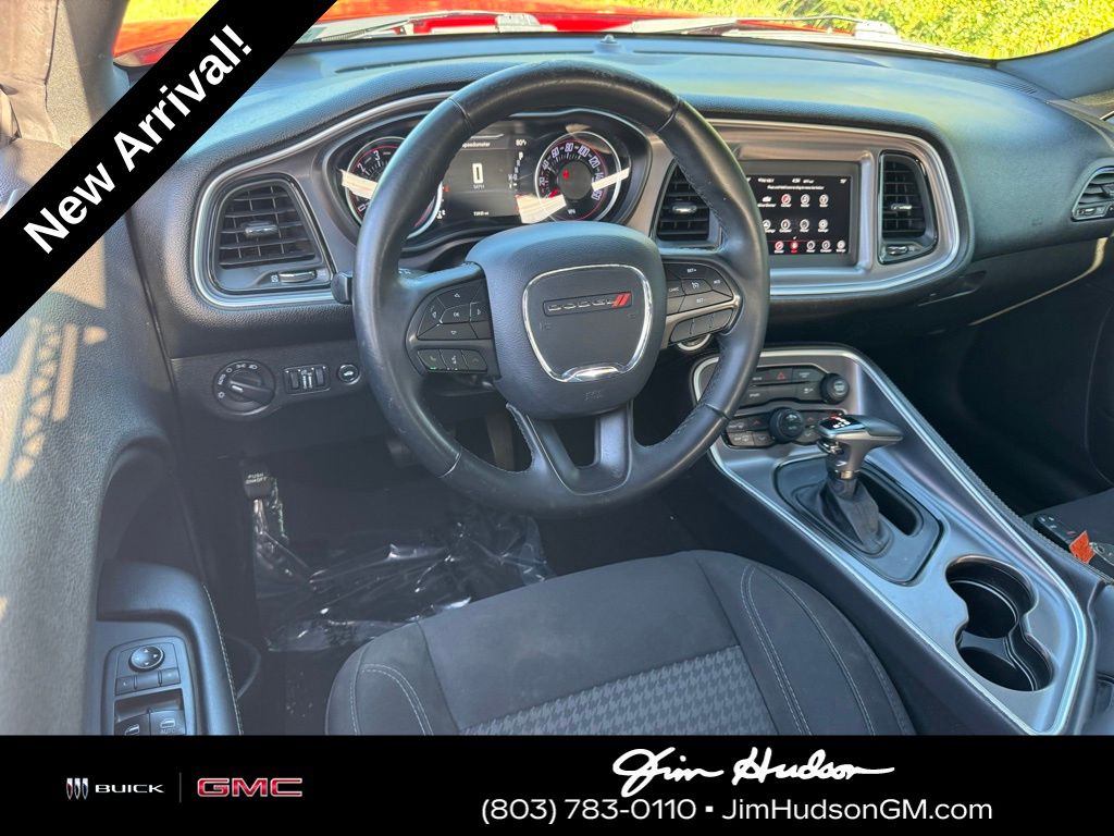 2019 Dodge Challenger SXT photo 3