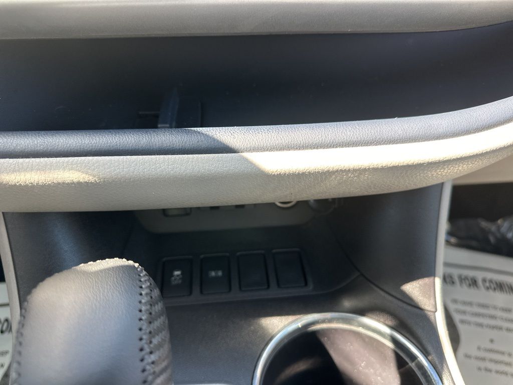 2019 Celestial Silver Metallic Toyota Highlander XLE FWD SUV