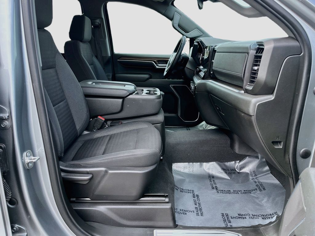 Used 2023 Sterling Gray Metallic Chevrolet RST image 27