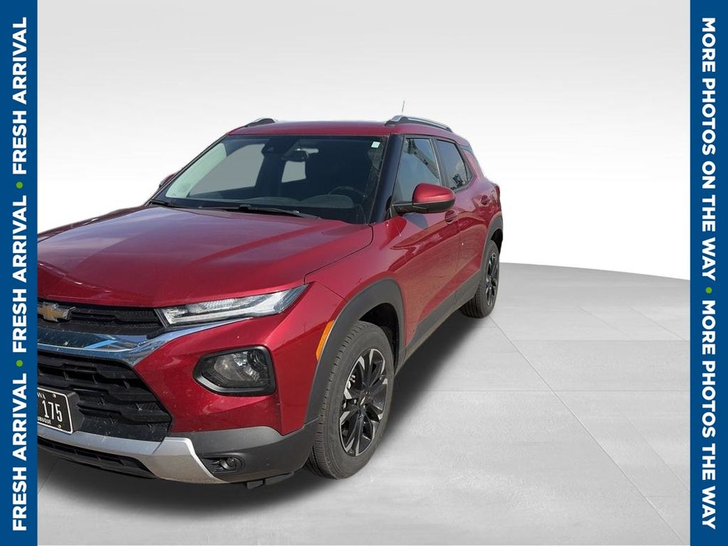 Scarlet Red Metallic 2021 Chevrolet Trailblazer SUV / Crossover Four-Wheel Drive 9-Speed Automatic