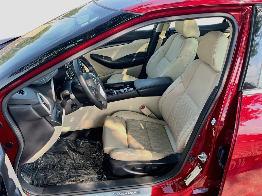 Used 2023 Red Nissan Platinum image 21