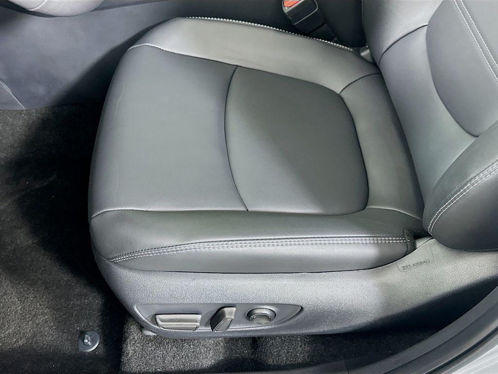 Thumbnail: 2025 Toyota RAV4 - 20