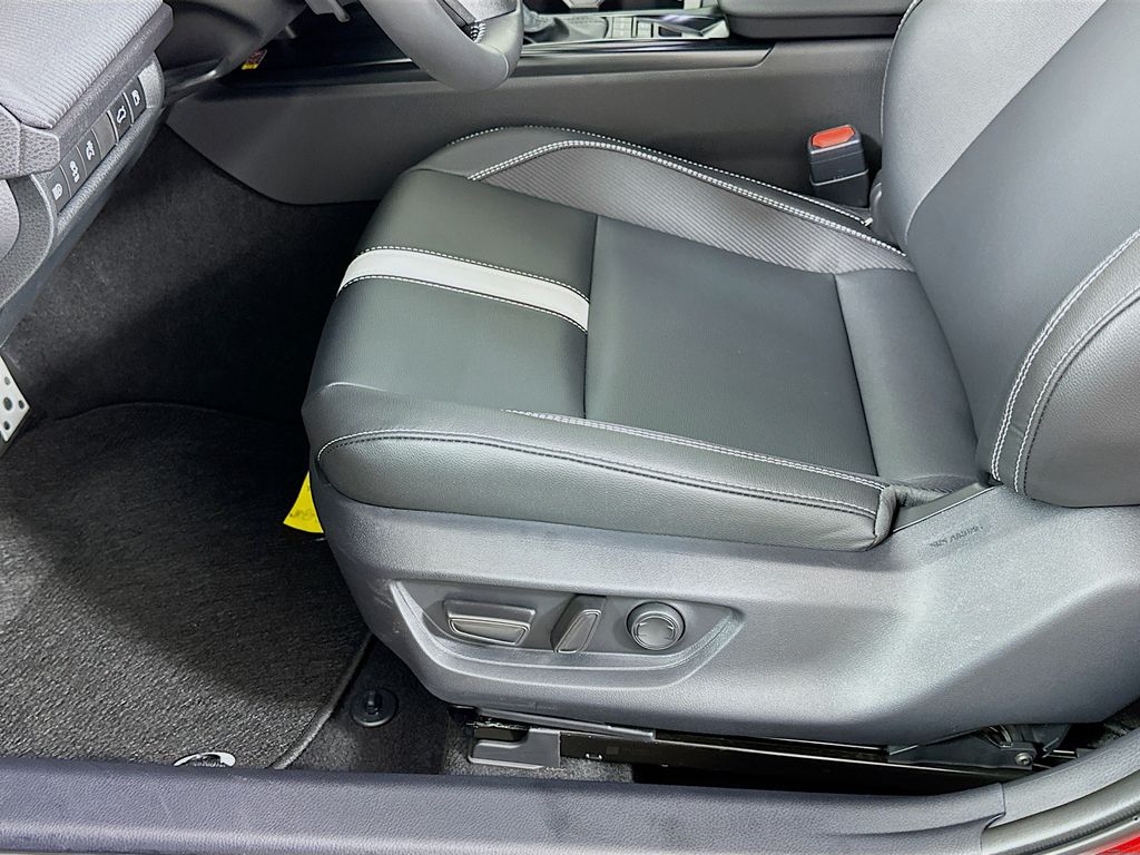 Thumbnail: 2025 Toyota Camry - 19