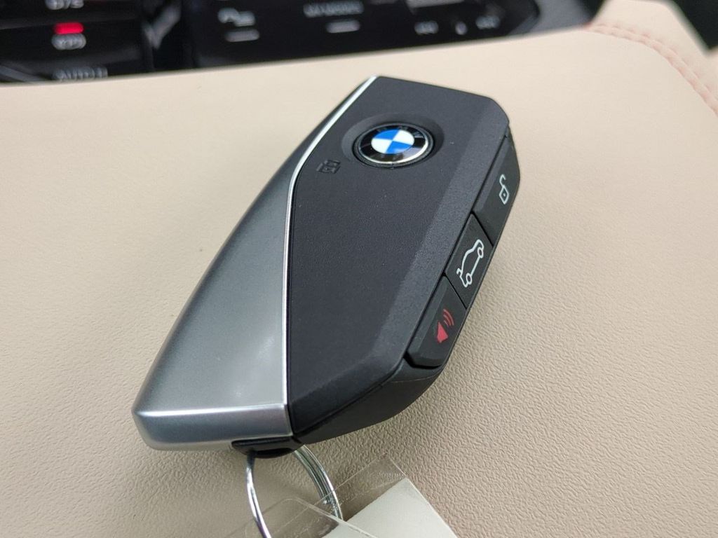New 2026 White BMW 30 xDrive image 30