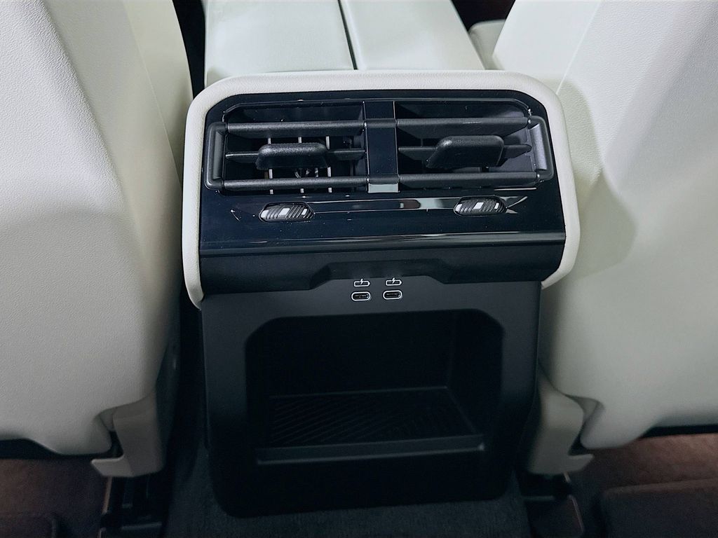 Thumbnail: 2026 BMW i5 - 18