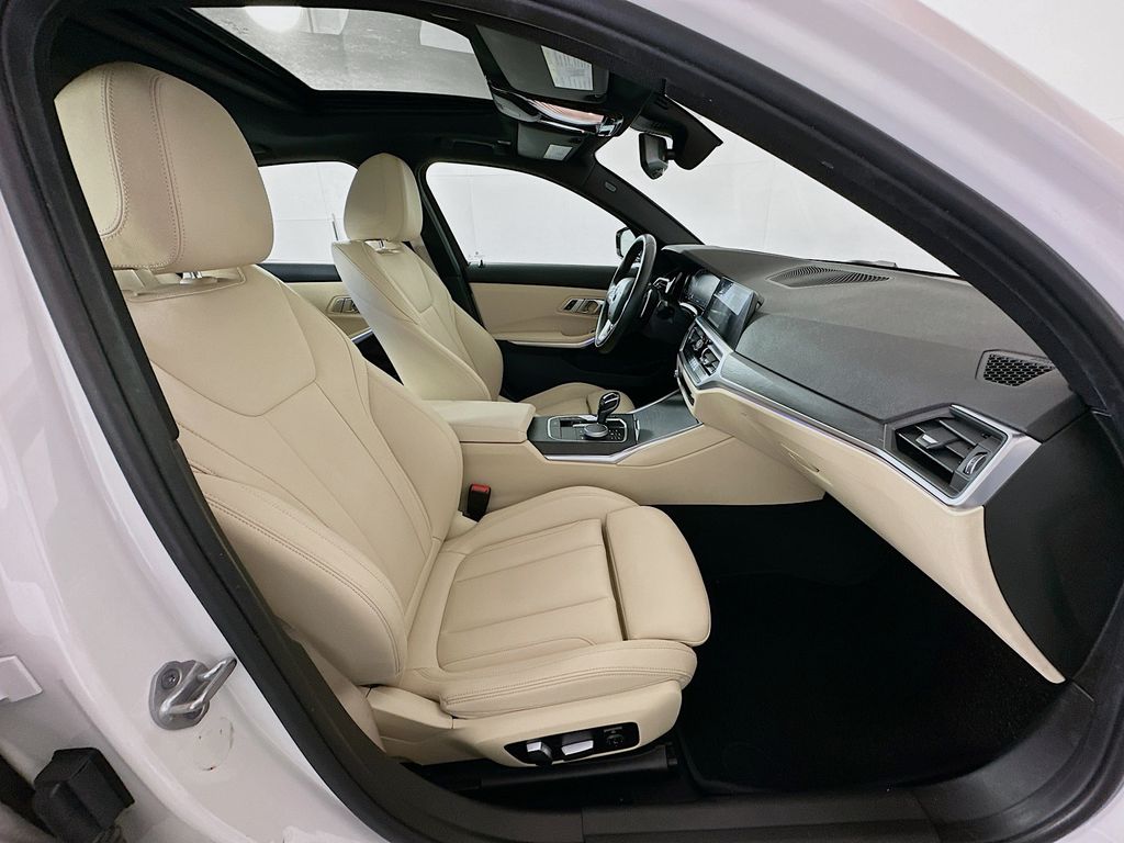 Thumbnail: 2021 BMW 3 Series - 29