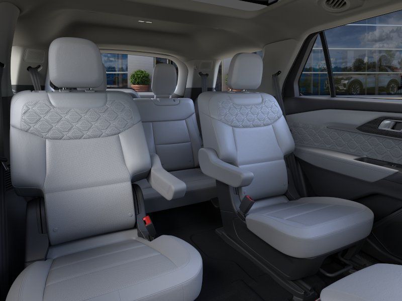 New 2026 Star White Metallic Tri-Coat Ford Platinum™ image 11