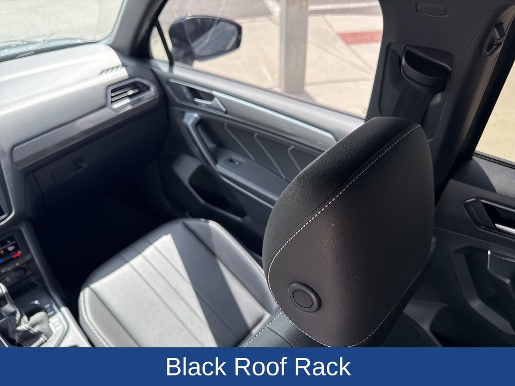 2023 Volkswagen Tiguan SE R-Line Black