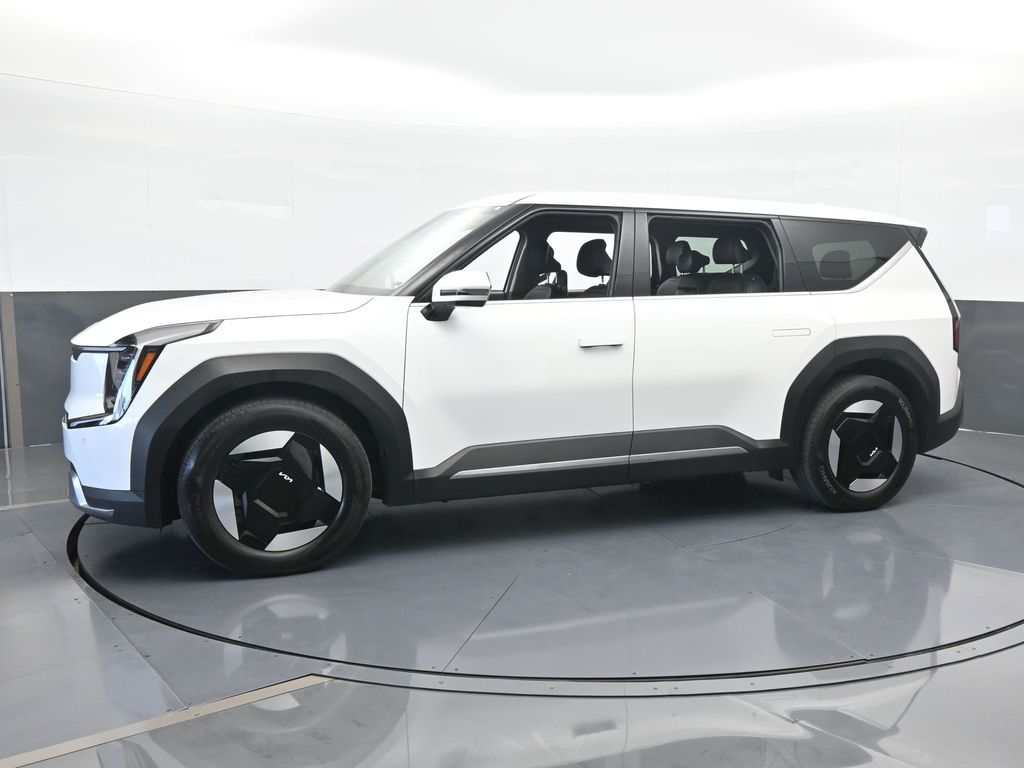 Used 2024 Kia Ev9 Light with VIN KNDAA5S25R6035141 for sale in Miami Lakes, FL