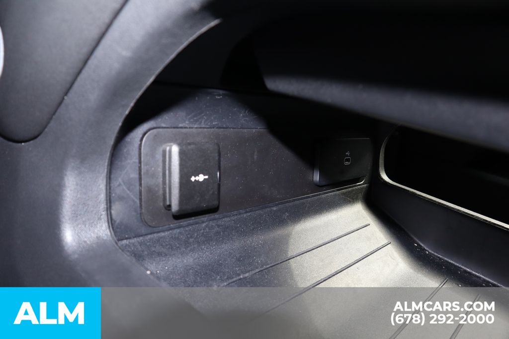 Used 2025 Black Land Rover S image 34