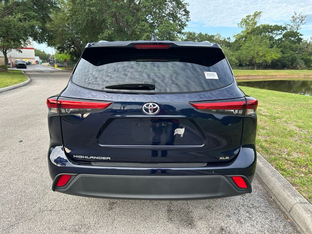 Thumbnail: 2023 Toyota Highlander - 5
