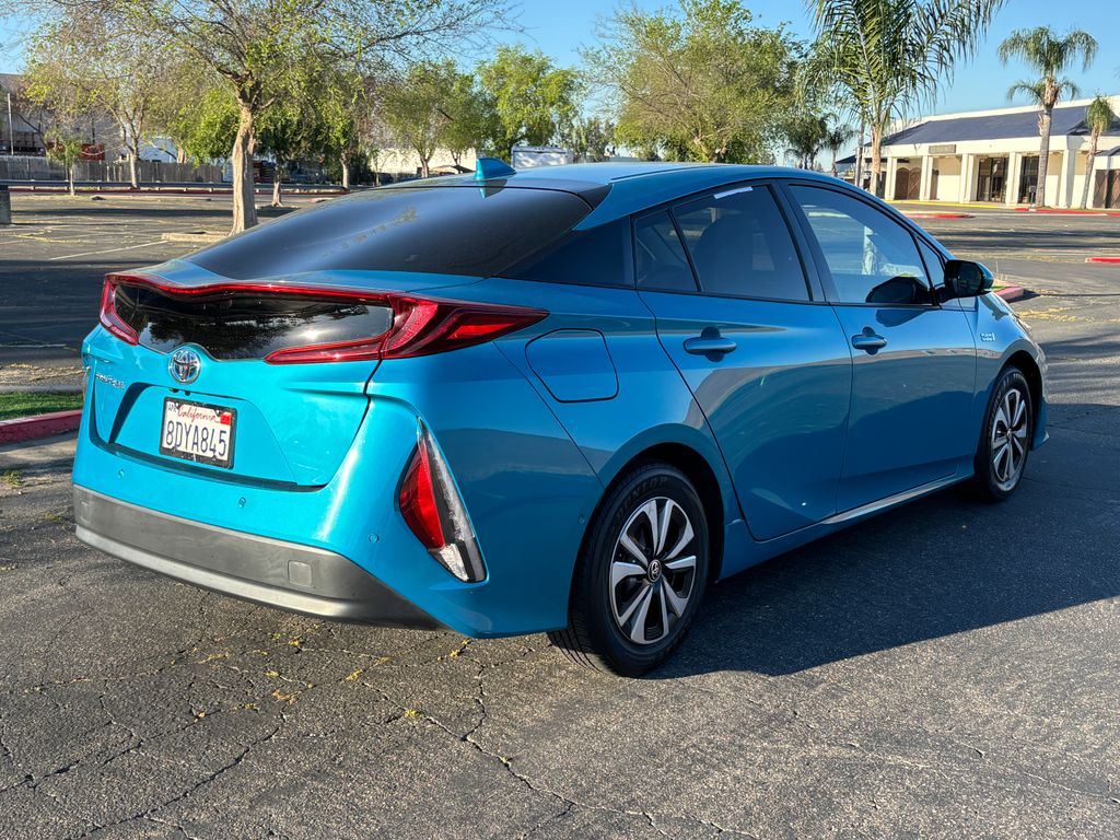 Thumbnail: 2017 Toyota Prius Prime - 5