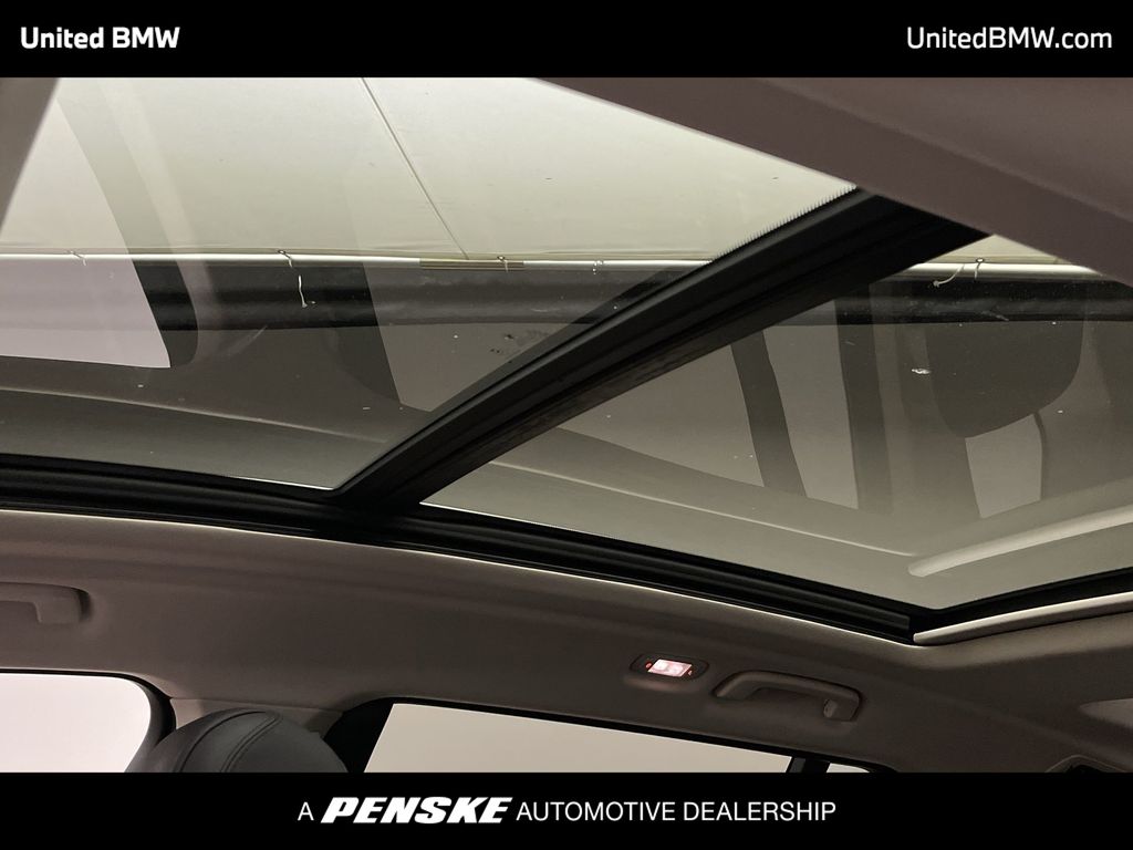 Thumbnail: 2022 BMW X7 - 17