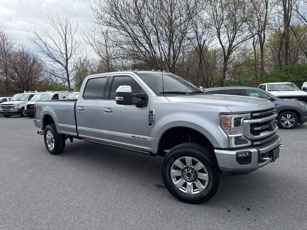 Iconic Silver Metallic 2022 Ford F-350 Super Duty Platinum Crew Cab 4WD Pickup Truck Four-Wheel Drive Automatic