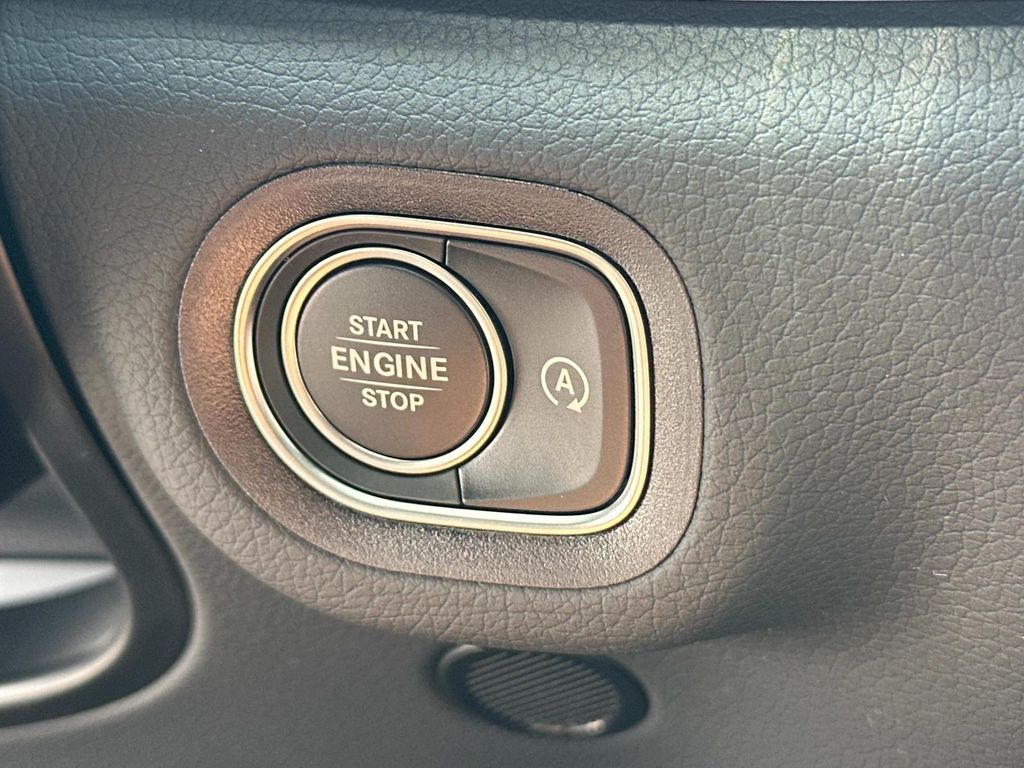 Thumbnail: 2026 Mercedes-Benz GLE - 14