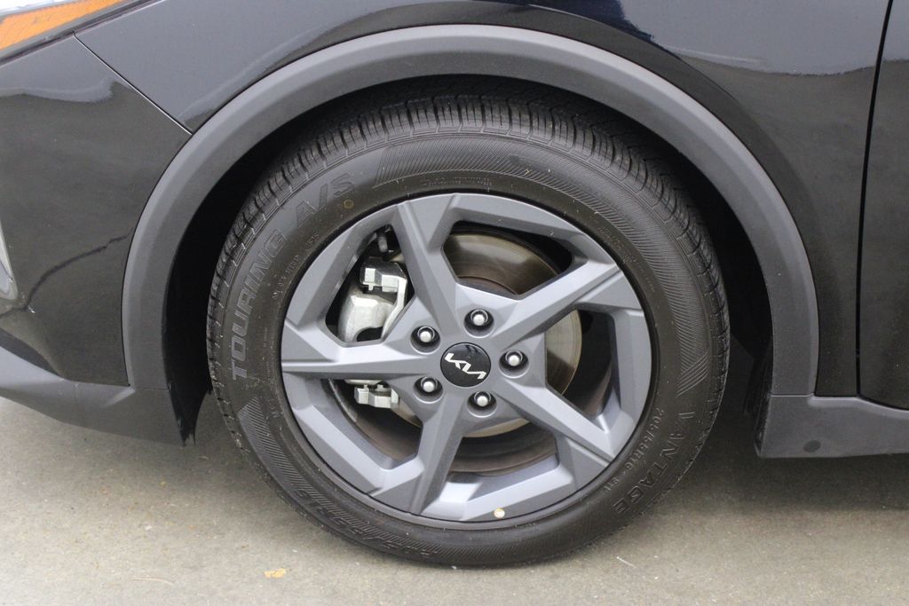 used 2025 Kia K4 car