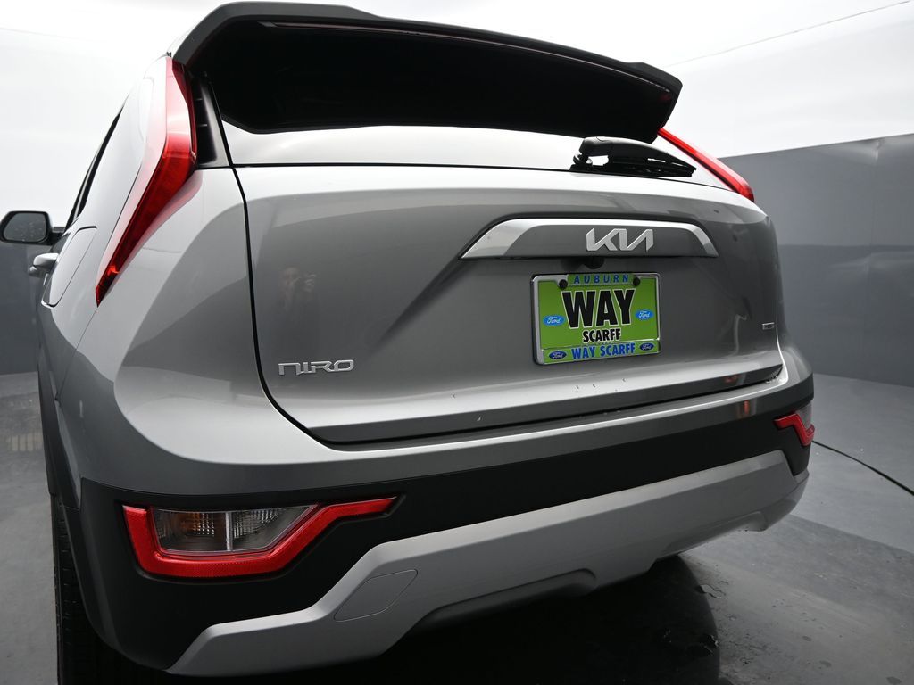 2023 Kia Niro LX