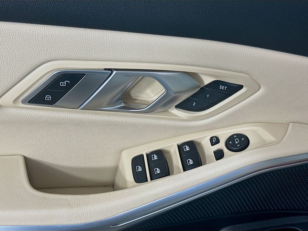 Thumbnail: 2021 BMW 3 Series - 18