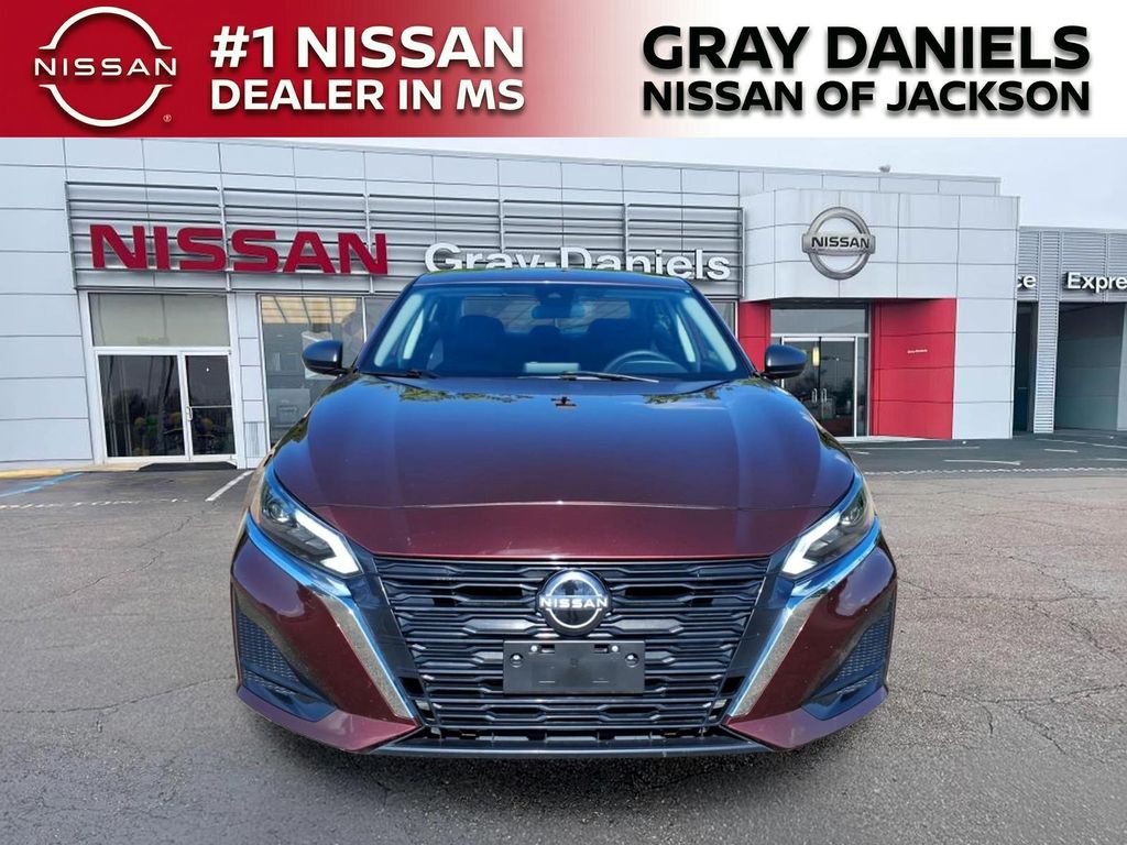 Used 2024 Nissan Altima Sedan