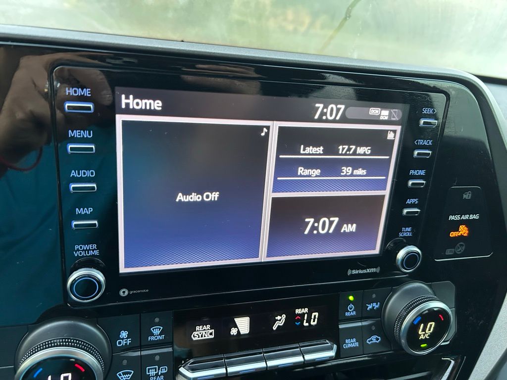 Thumbnail: 2021 Toyota Highlander - 25