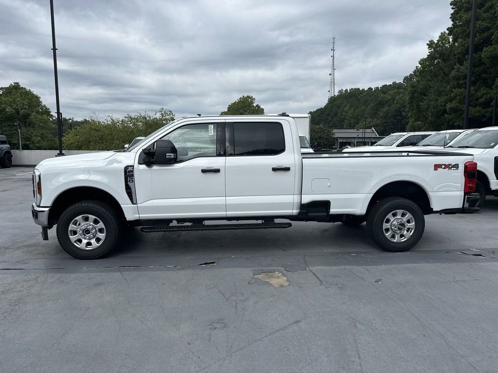 2024 Ford F-350SD XLT 4