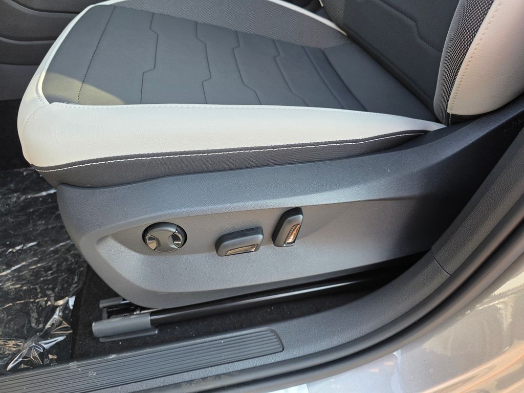 2026 Volkswagen Taos 1.5T SE Silver at Subaru and VW of Moon Township