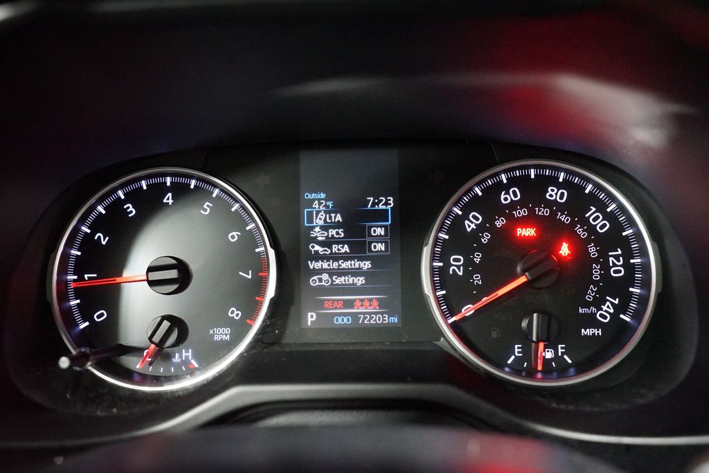 Thumbnail: 2020 Toyota RAV4 - 15