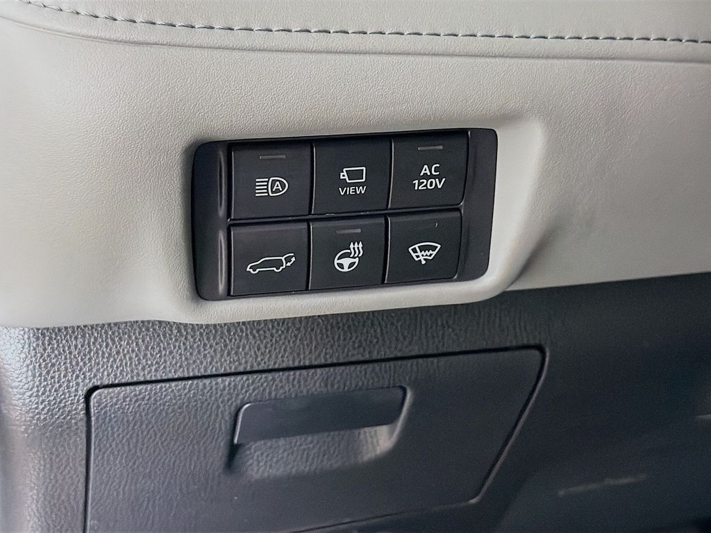 Used 2022 Toyota Highlander Hybrid SUV