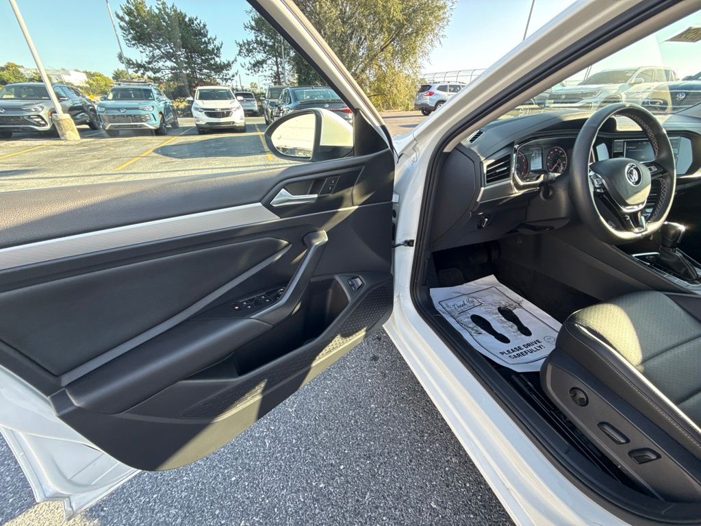 2021 Volkswagen Jetta 1.4T SE White at Bob Ruth Ford