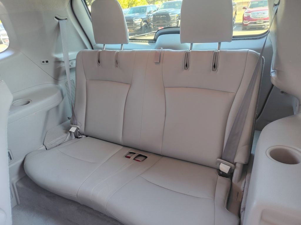 Used Car 2009 Toyota Highlander  Base For Sale Under $10,000 In Austin, Texas