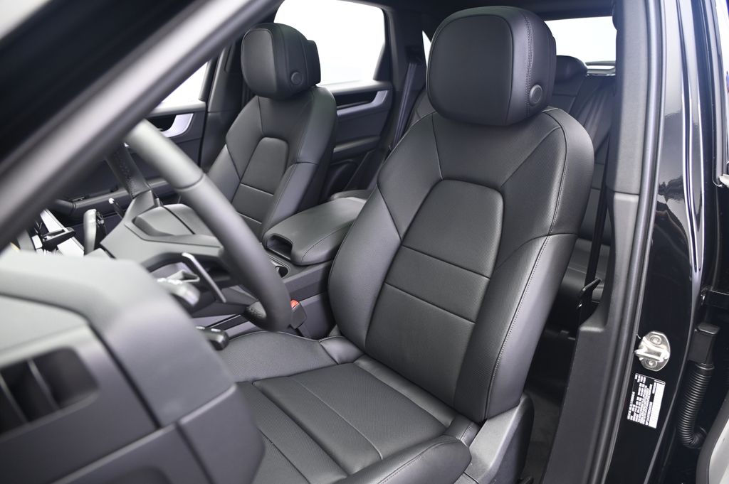 Thumbnail: 2025 Porsche Cayenne - 5