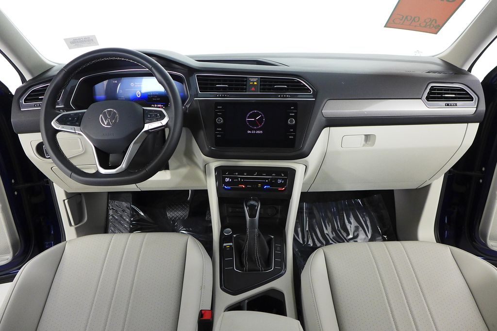 2024 Volkswagen Tiguan 2.0T 24
