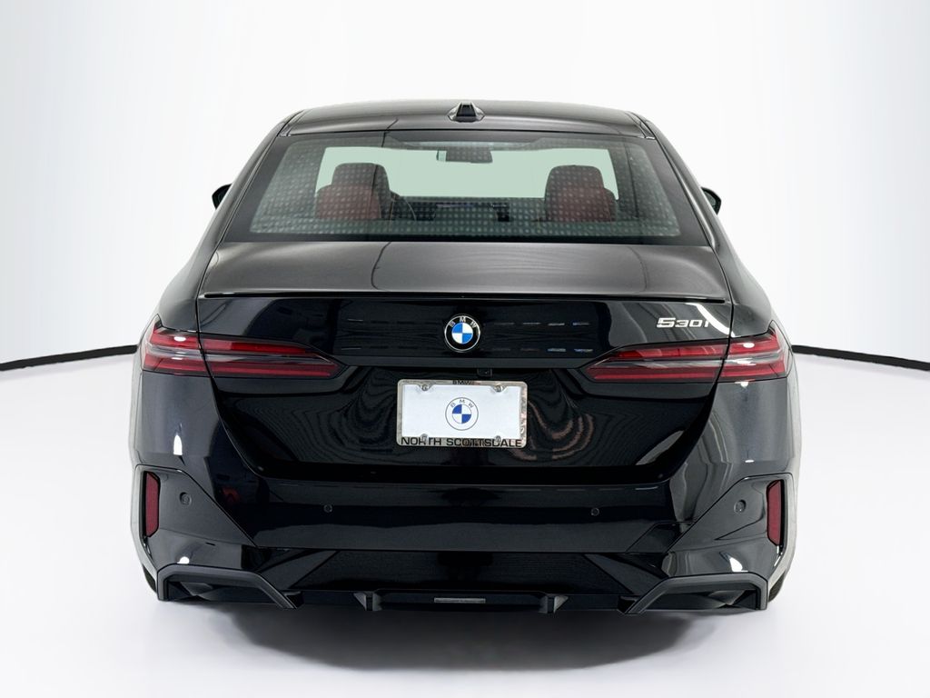 Thumbnail: 2027 BMW 5 Series - 6