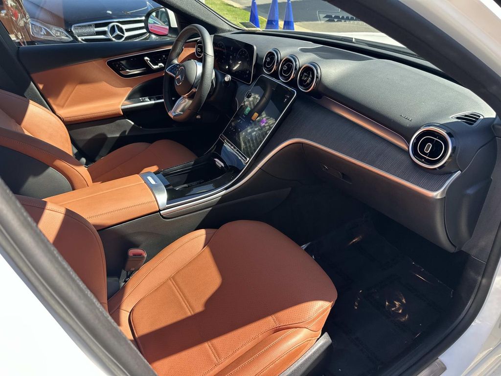 Thumbnail: 2025 Mercedes-Benz C-Class - 21