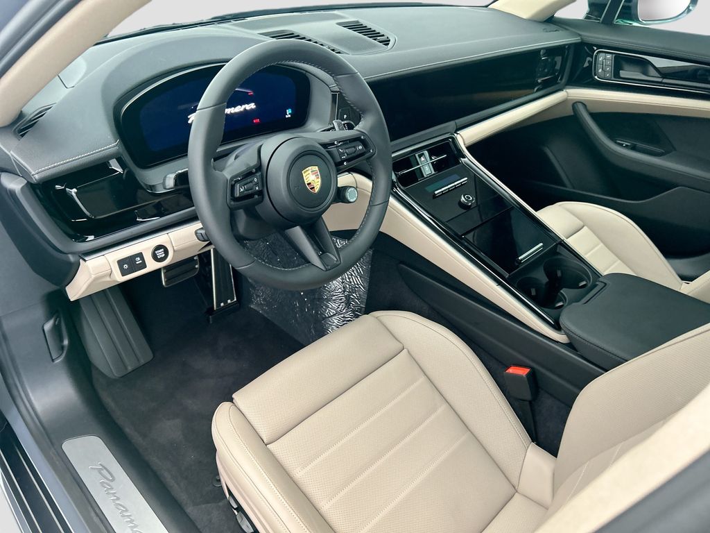 Thumbnail: 2026 Porsche Panamera - 4