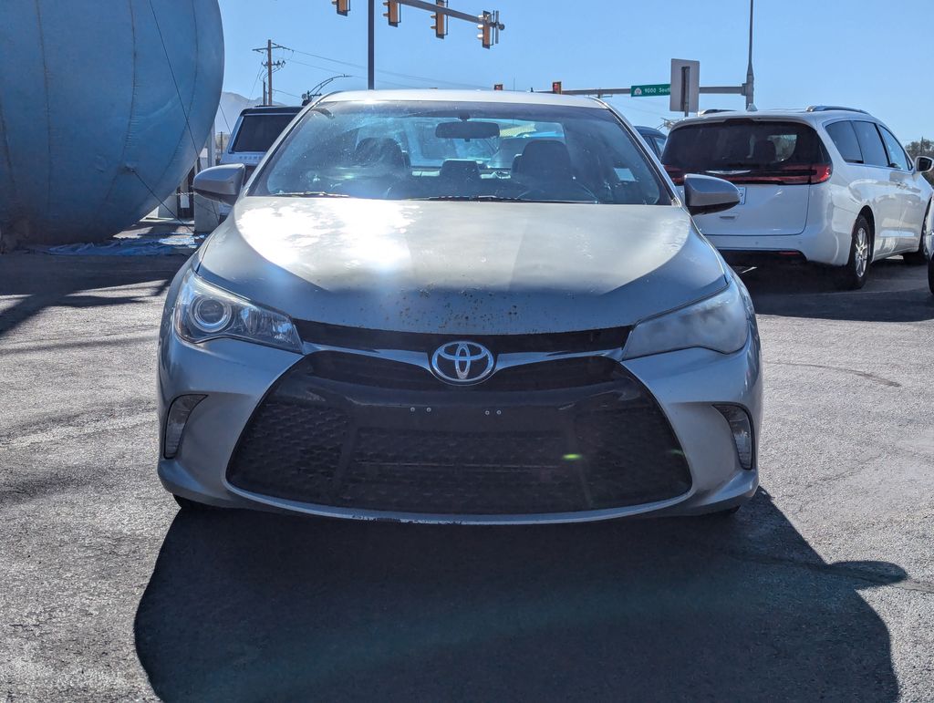 2016 Toyota Camry SE 12