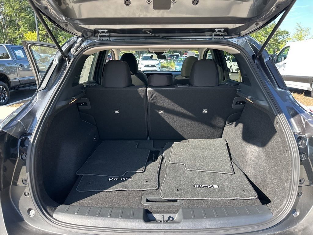 2025 Gun Metallic Nissan Kicks SV FWD SUV