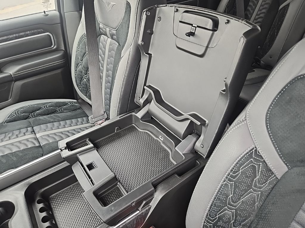 Used 2025 White Ram Big Horn/Lone Star image 39