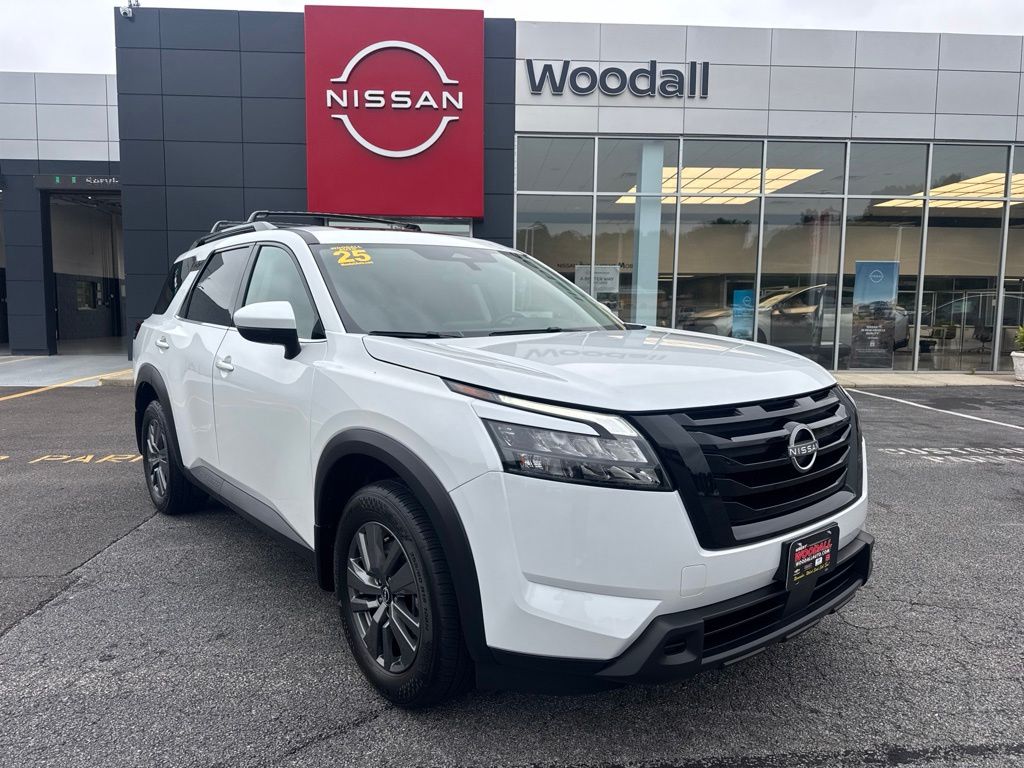 Everest White Pearl Tricoat 2025 Nissan Pathfinder SUV / Crossover All-Wheel Drive 9-Speed Automatic