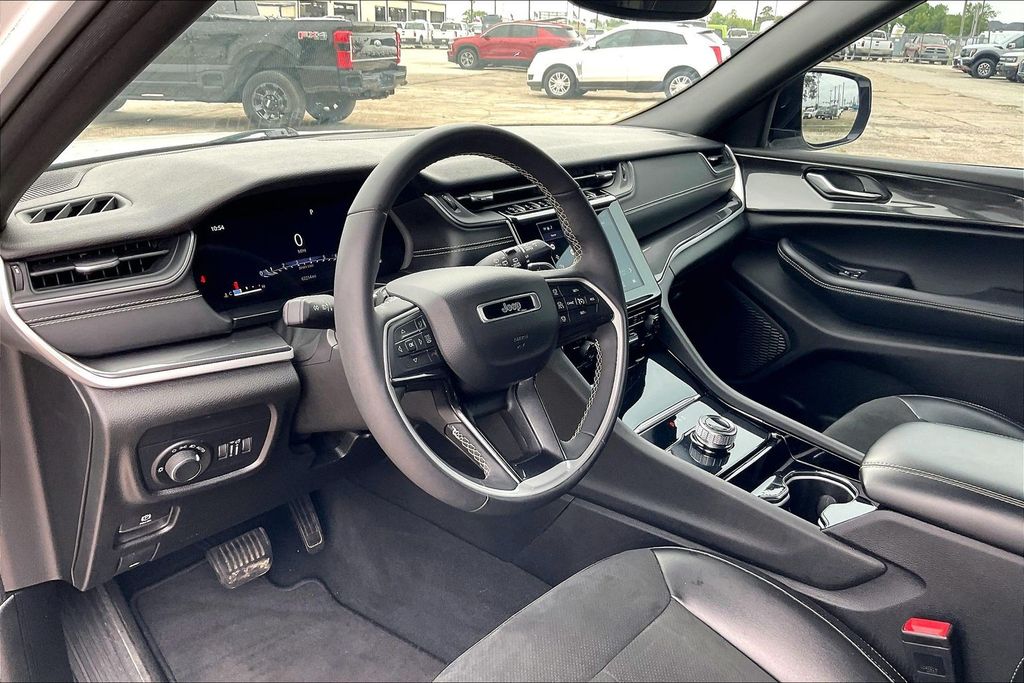 Used 2023 Jeep Grand Cherokee L Altitude 4D Sport Utility