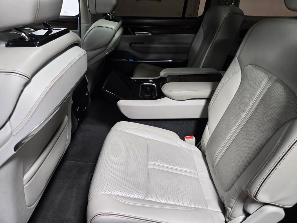 2022 Jeep Grand Wagoneer Series II - Photo 33