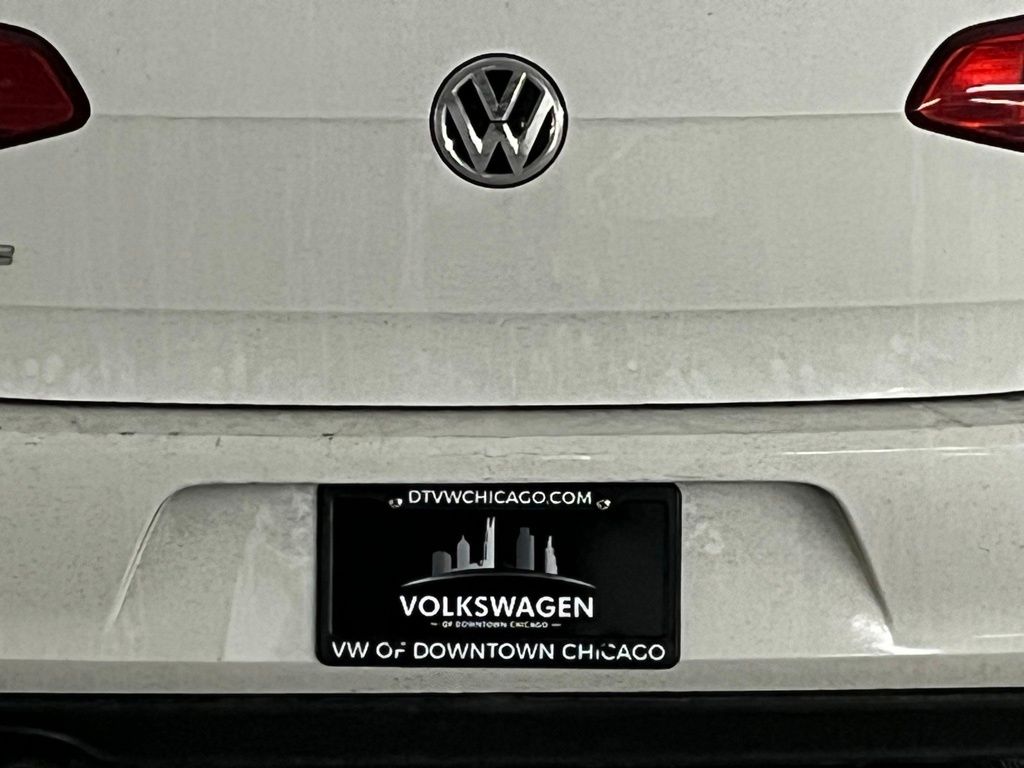 2015 Volkswagen Golf  30