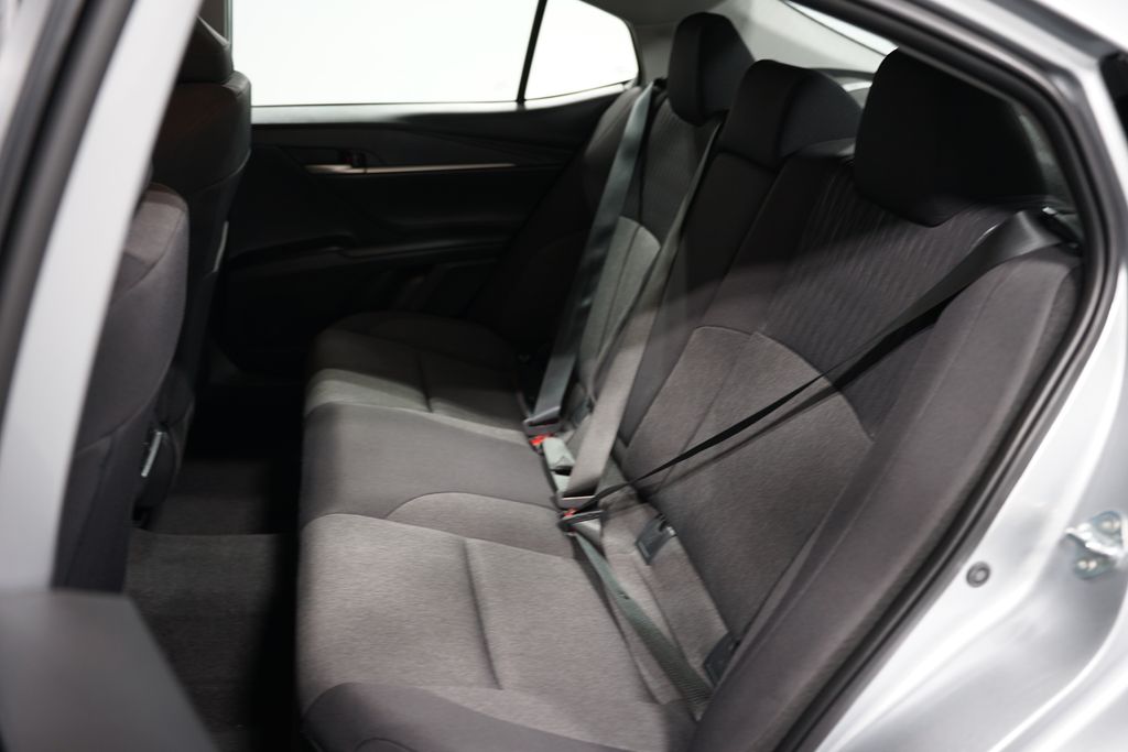 2025 Toyota Camry LE 29