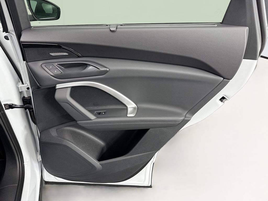 Thumbnail: 2025 Audi Q5 - 27