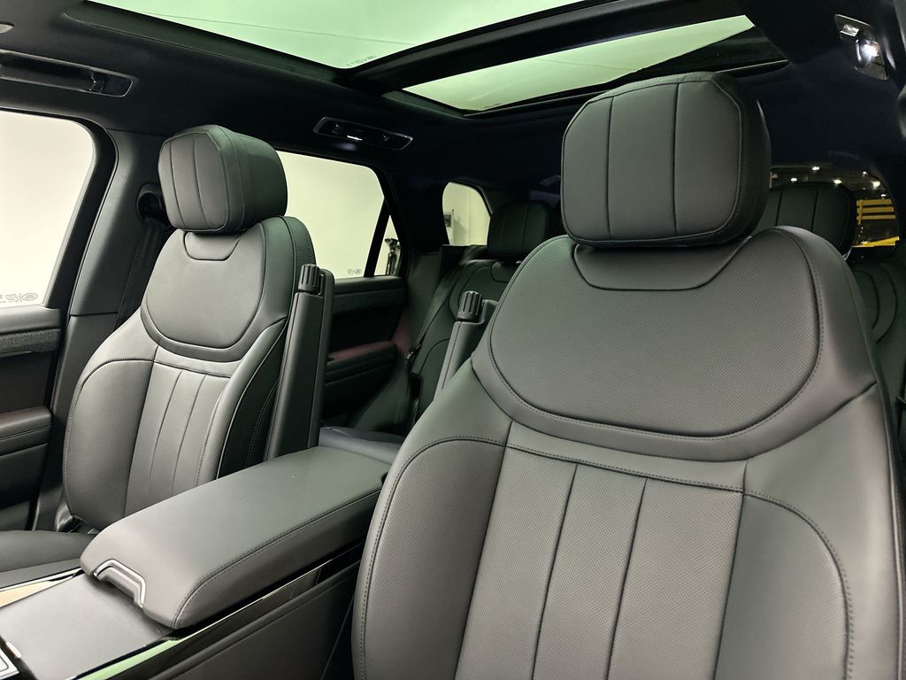 2025 Land Rover Range Rover Sport Dynamic 9